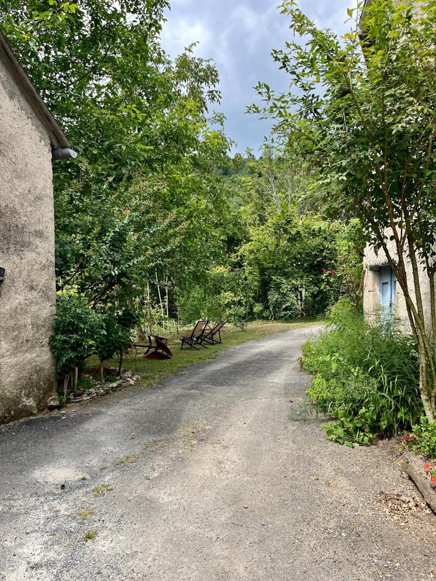 Parenthese En Foret - Lodge Baliveau Le Bez  Exterior photo